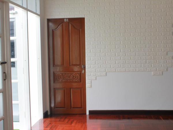 HOME@HOSTEL KANCHANABURI : photo 5 de la chambre chambre double standard avec salle de bains commune