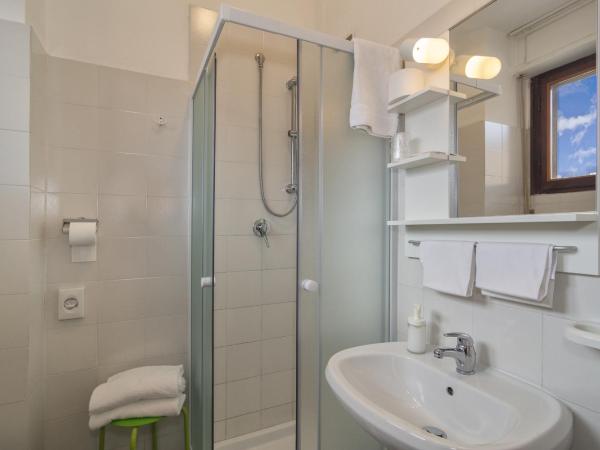 Hotel Cecile : photo 6 de la chambre chambre double ou lits jumeaux