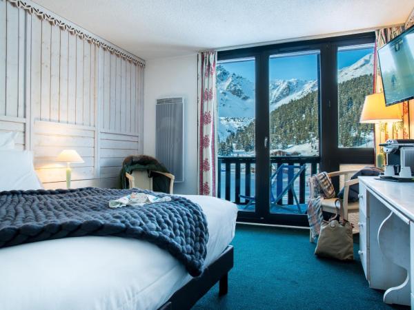 Lake Hotel Courchevel 1850 : photo 1 de la chambre chambre double privilge avec balcon - vue sur lac