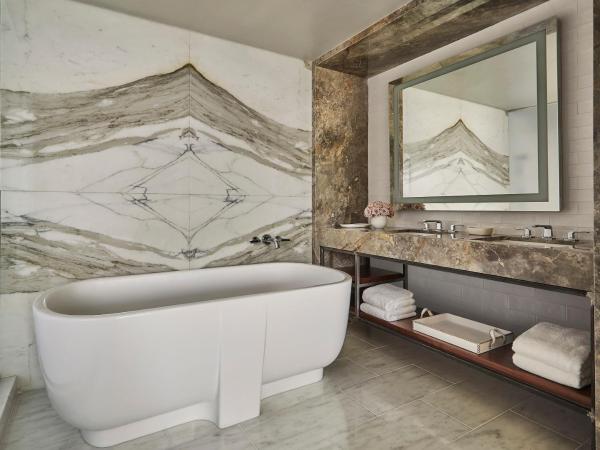 Four Seasons Hotel Austin : photo 1 de la chambre suite governor