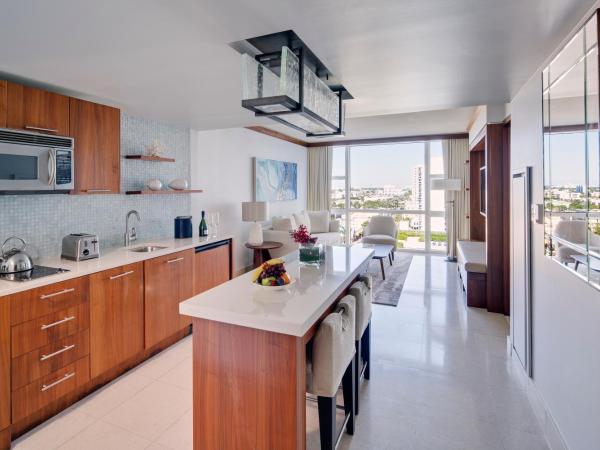 Carillon Miami Wellness Resort : photo 2 de la chambre appartement 1 chambre avec lit king-size - vue sur ville