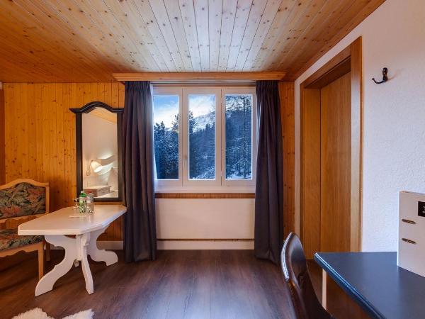 Hotel THE LARIX ski-in ski-out : photo 2 de la chambre chambre double nord
