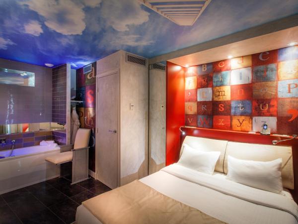 Apostrophe Hôtel : photo 6 de la chambre chambre double balneo avec baignoire de chromothérapie
