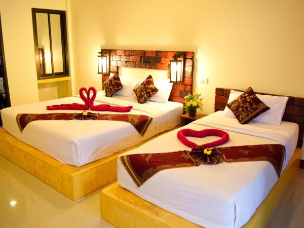 Lanta Pearl Beach Resort : photo 3 de la chambre bungalow familial avec climatisation