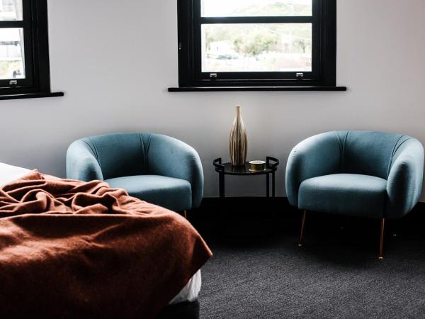 Sydney Park Hotel : photo 4 de la chambre chambre lit king-size avec salle de bains commune