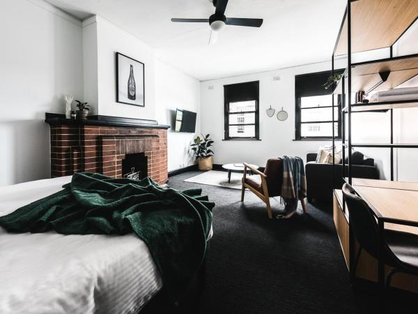 Sydney Park Hotel : photo 2 de la chambre chambre lit king-size supérieure avec salle de bains commune