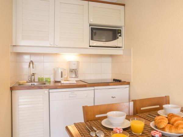 Résidence Pierre & Vacances Bleu Marine : photo 4 de la chambre studio avec balcon (3 personnes)