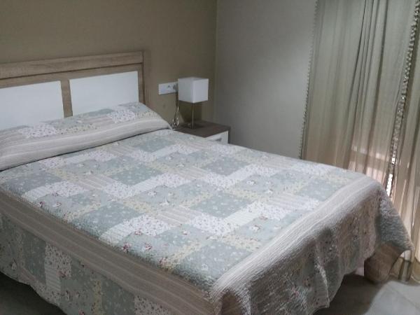 Hostal Tilos : photo 7 de la chambre chambre double ou lits jumeaux