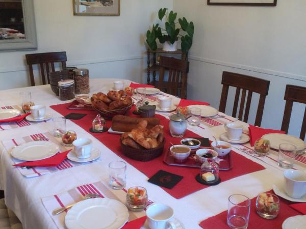 Chambre D' Hôtes La Lucasserie : photo 5 de la chambre chambre familiale avec douche