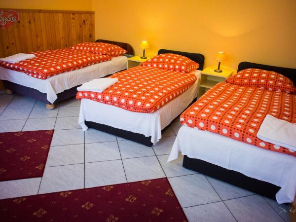 Cívis Szálláshely : photo 3 de la chambre chambre triple avec salle de bains privative