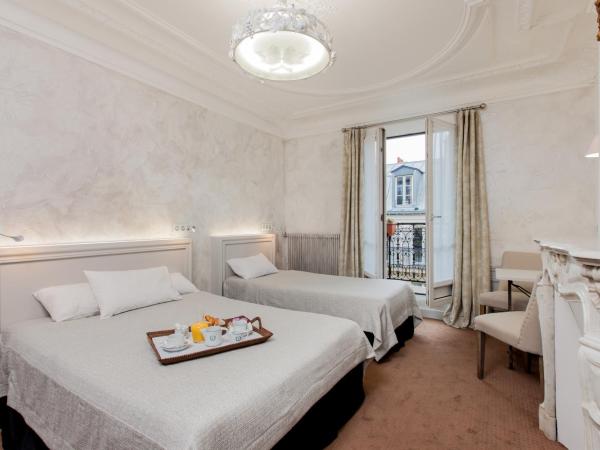 Hotel Bonaparte : photo 2 de la chambre chambre familiale