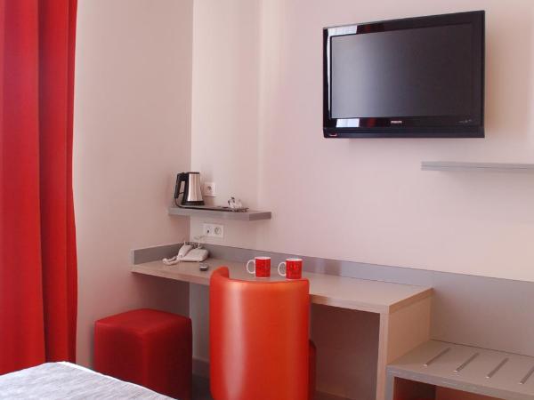 Hôtel de la Fontaine : photo 6 de la chambre chambre double ou lits jumeaux supérieure - vue sur patio