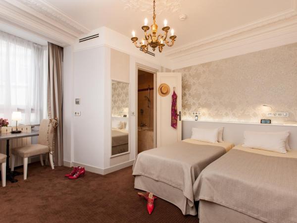 Hotel Bonaparte : photo 4 de la chambre chambre lits jumeaux classique
