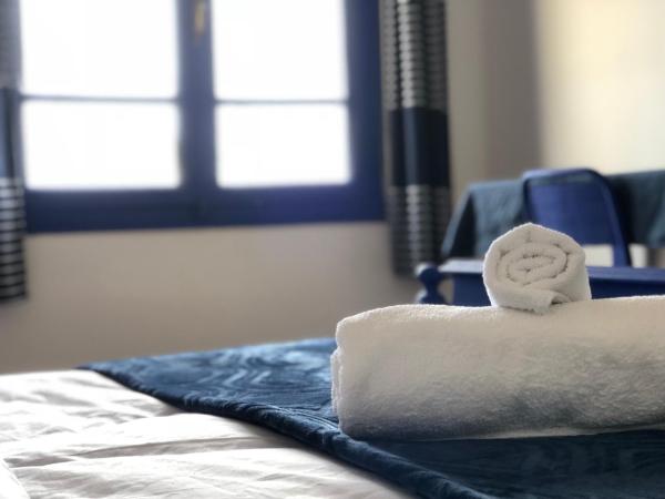 El Muniria : photo 4 de la chambre chambre double deluxe avec terrasse et salle de bains commune - vue sur mer