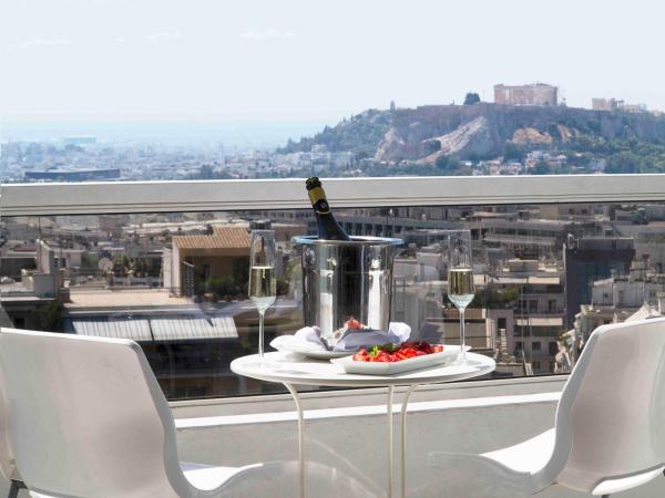 St George Lycabettus Lifestyle Hotel : photo 1 de la chambre chambre premium avec balcon privé - vue panoramique sur l'acropole