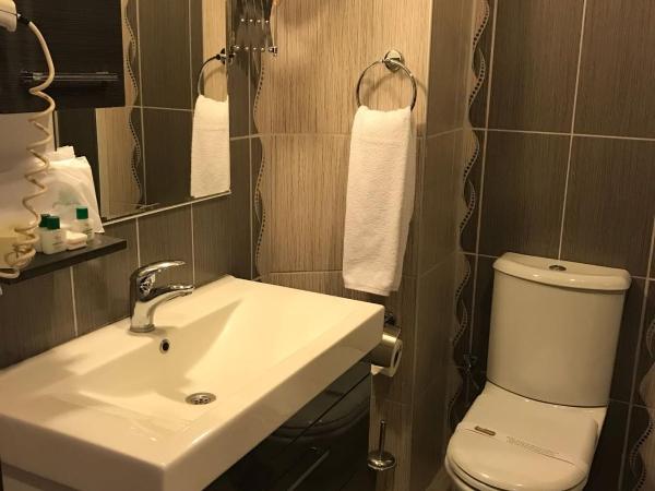 Ulasan Hotel Caravan Camping : photo 2 de la chambre chambre simple