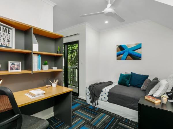MiHaven Shared Living - Pembroke St : photo 8 de la chambre chambre simple avec salle de bains privative