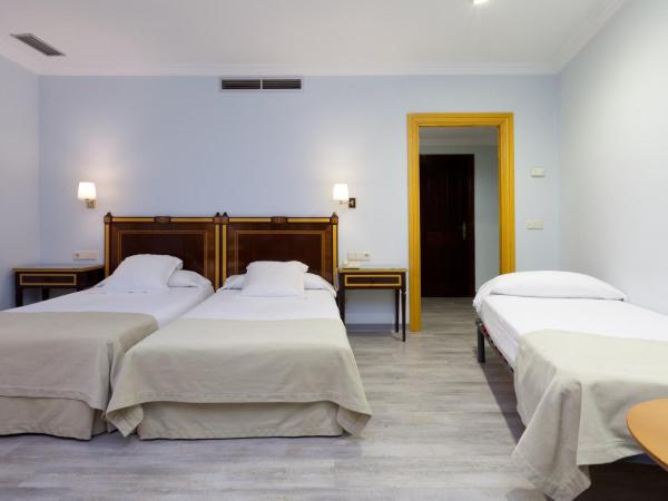 Hotel Don Curro : photo 5 de la chambre chambre triple