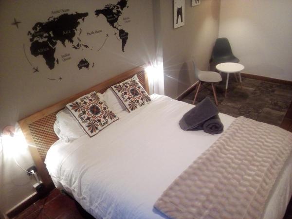 Oasis Backpackers' Hostel Granada : photo 2 de la chambre chambre double avec balcon