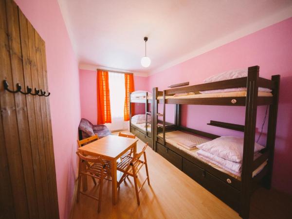 Hostel Dakura : photo 2 de la chambre lit dans dortoir pour femmes de 4 lits