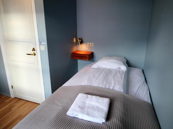 Grettir Guesthouse : photo 5 de la chambre chambre simple basique avec salle de bains commune