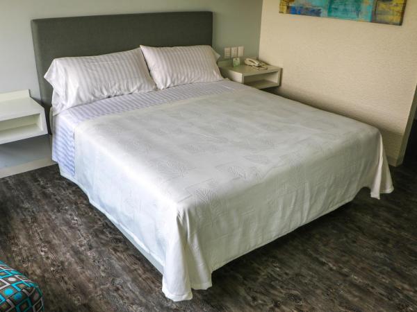 Hotel La Luna : photo 6 de la chambre chambre lit queen-size deluxe