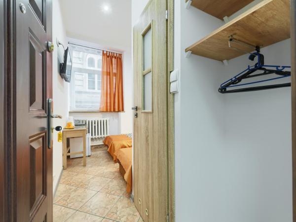 hostelswidnicka24 : photo 2 de la chambre chambre lits jumeaux standard