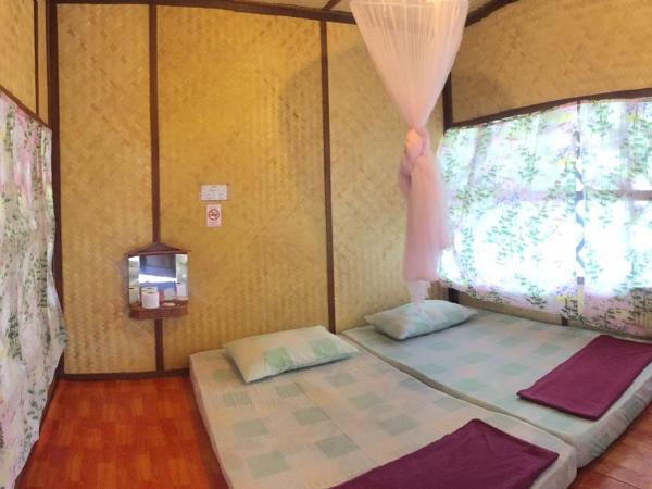 Bamboo House Resort : photo 2 de la chambre chambre sur radeau avec ventilateur