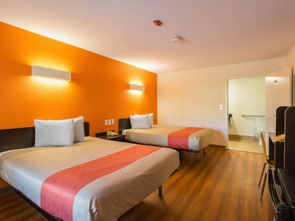 Motel 6-Savannah, GA - Midtown : photo 4 de la chambre chambre 2 lits queen-size - non-fumeurs