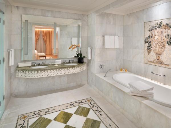 Palazzo Versace Dubai : photo 5 de la chambre chambre supérieure versace - vue sur crique