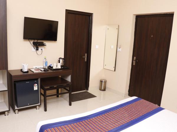 Taj Haveli Hotel Agra - 2 Minute Walking Distance From Taj Mahal : photo 9 de la chambre chambre double standard