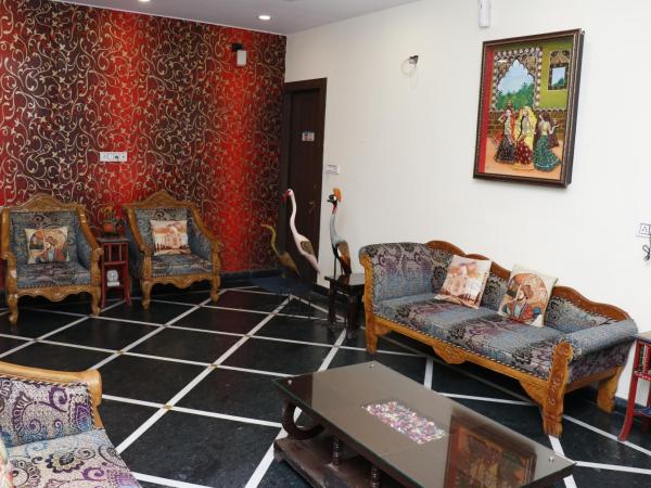 Taj Haveli Hotel Agra - 2 Minute Walking Distance From Taj Mahal : photo 2 de la chambre chambre triple deluxe