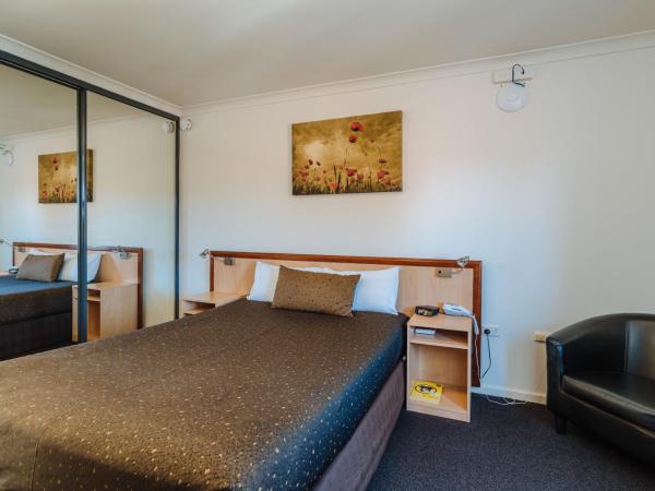 Canning Bridge Auto Lodge : photo 3 de la chambre chambre lit queen-size deluxe