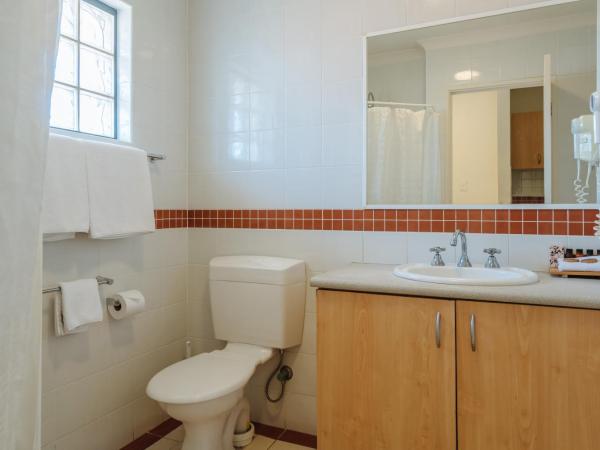 Canning Bridge Auto Lodge : photo 2 de la chambre suite lit queen-size
