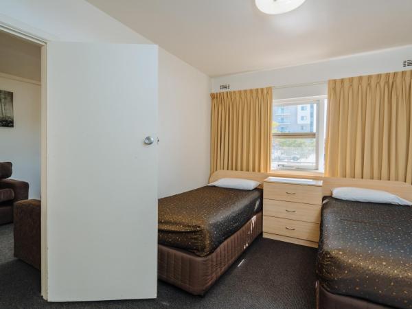Canning Bridge Auto Lodge : photo 4 de la chambre appartement avec balcon