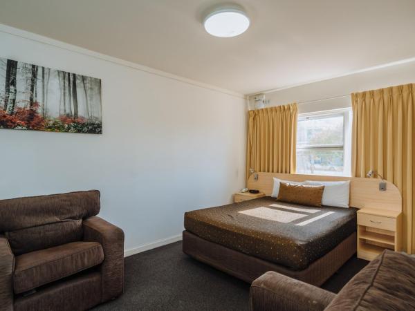 Canning Bridge Auto Lodge : photo 3 de la chambre appartement avec balcon