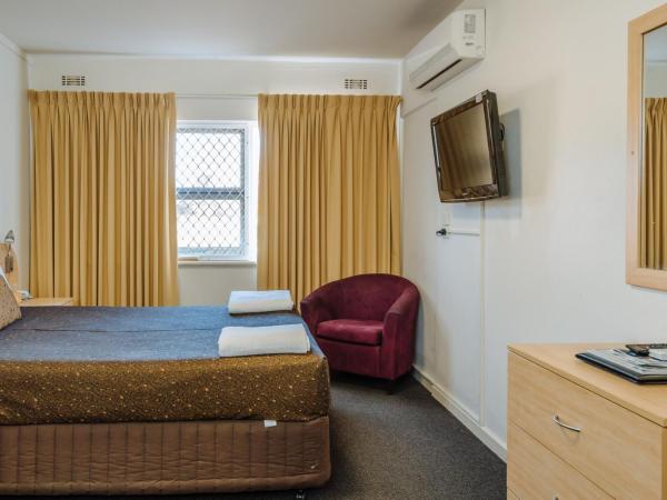 Canning Bridge Auto Lodge : photo 3 de la chambre chambre standard lit queen-size