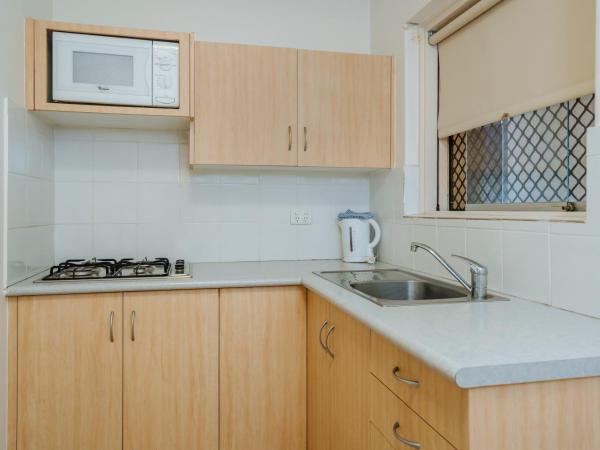 Canning Bridge Auto Lodge : photo 4 de la chambre chambre standard lit queen-size