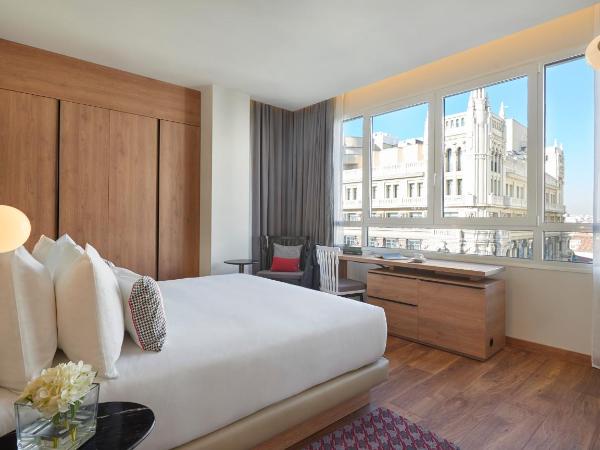 Hyatt Centric Gran Via Madrid : photo 2 de la chambre chambre lit king-size avec vue