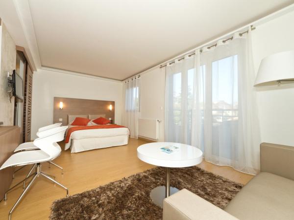 Villa Thermae Thonon-Les-Bains : photo 6 de la chambre suite junior (2 adultes)