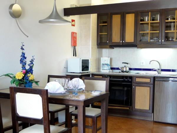 Hotel Apartamento Paraiso De Albufeira : photo 3 de la chambre appartement 1 chambre avec vue sur l'avenue