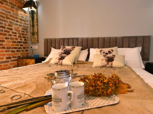 Center Suite Santander : photo 4 de la chambre chambre triple supérieure avec balcon