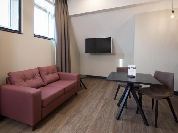 Roomzzz Manchester Victoria : photo 5 de la chambre suite néo