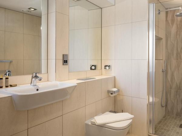 Roomzzz Manchester Victoria : photo 7 de la chambre suite néo