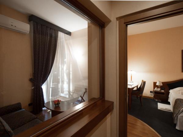 Massimo Plaza Hotel : photo 4 de la chambre chambre triple