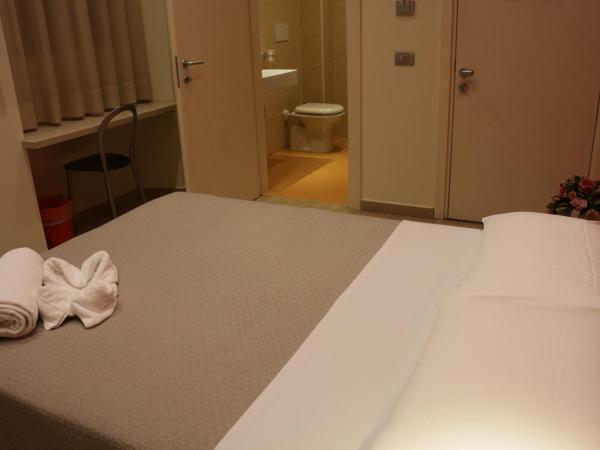 Hotel La Madonnina : photo 1 de la chambre petite chambre double