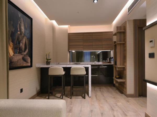 Nish Palace Exlusive Suites : photo 7 de la chambre suite de luxe avec cuisine