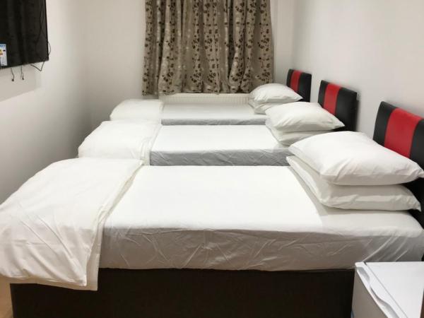 Oxford Bed and Breakfast : photo 8 de la chambre chambre triple avec douche