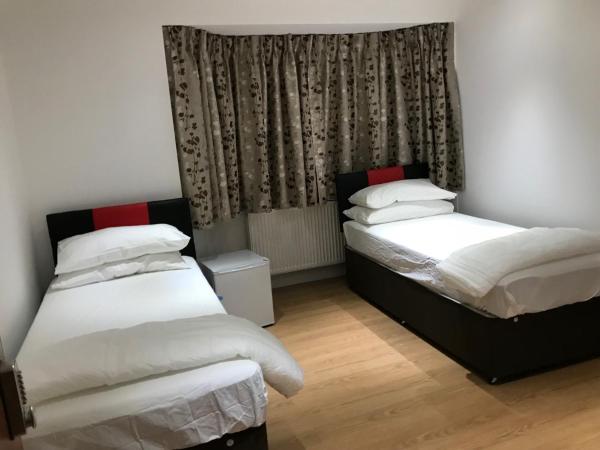 Oxford Bed and Breakfast : photo 5 de la chambre chambre triple avec douche