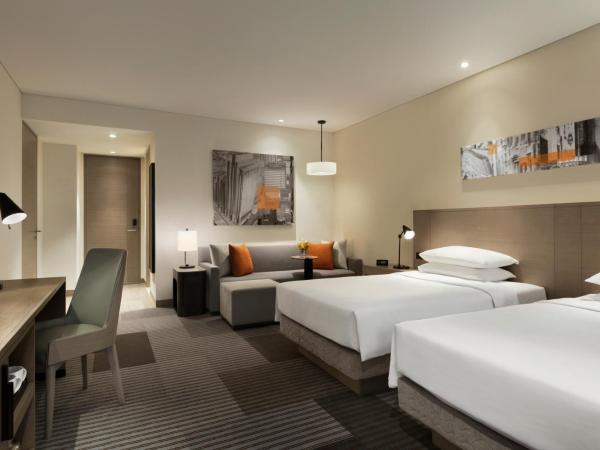 Hyatt Place Shanghai Tianshan Plaza : photo 3 de la chambre chambre lits jumeaux avec canapé-lit